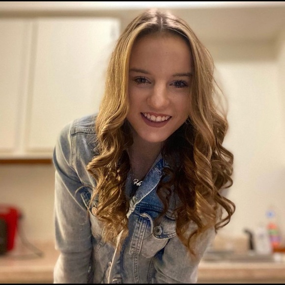 Meet your Posher, Josie - Picture 2 of 5